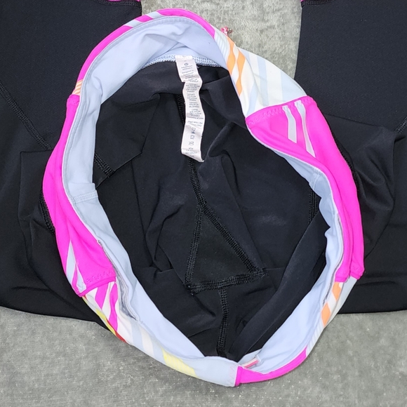 Lululemon black and pink leggings - Picture 4 of 9